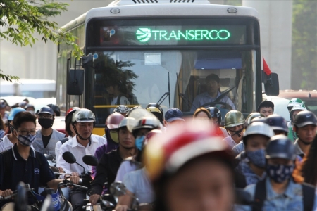 Cấm xe máy vào năm 2030: Hà Nội đang 