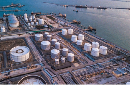 Giá dầu tăng gần 2% trong tuần do quan ngại vận chuyển dầu qua Eo biển Hormuz