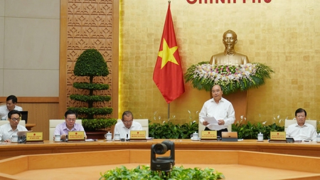 Thủ tướng Nguyễn Xuân Phúc thông báo nhiều thông tin mới, tích cực về nền kinh tế