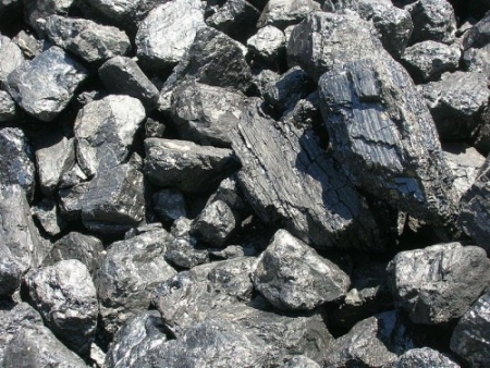 Giá quặng sắt tăng theo giá thép, than đá chạm mức cao 2 tháng