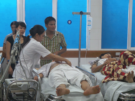 BV Việt Đức: Bệnh nhân tai nạn giao thông xếp hàng chờ mổ