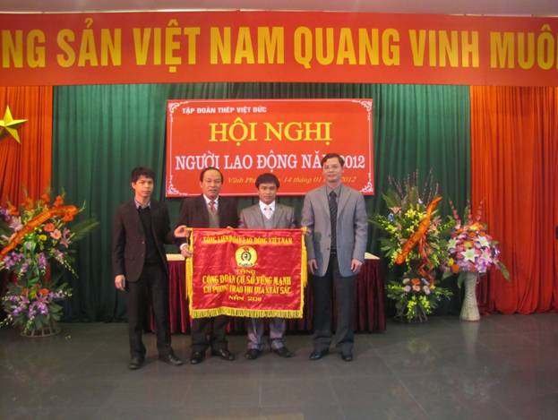Công đoàn Thép Việt Đức nhận Cờ thi đua xuất sắc của Tổng LĐLĐ Việt Nam