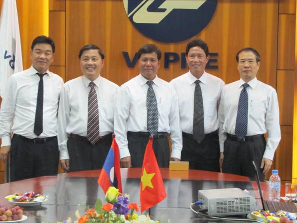 Đoàn đại biểu cấp cao tỉnh Khăm Muộn (CHDCND Lào) đến thăm và làm việc tại Tập đoàn Thép Việt Đức