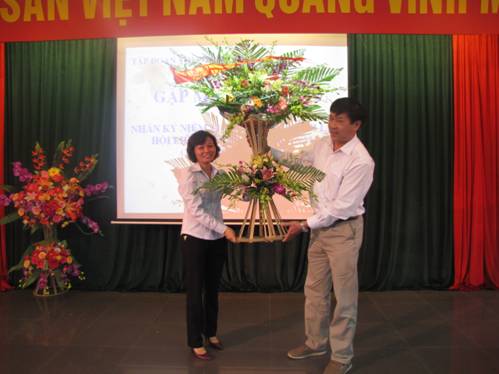 Gặp mặt nữ CBCNV nhân kỷ niệm 82 năm ngày thành lập Hội LHPN Việt Nam 20/10