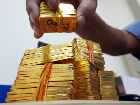 Giá vàng thế giới giảm sâu, vàng trong nước tăng nhẹ