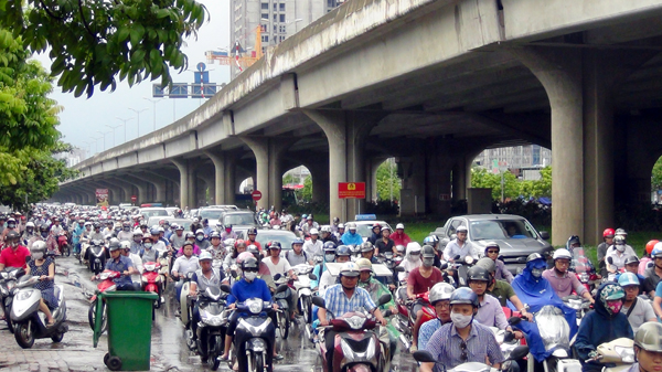 Hà Nội: Xem xét cấm xe máy vào năm 2025