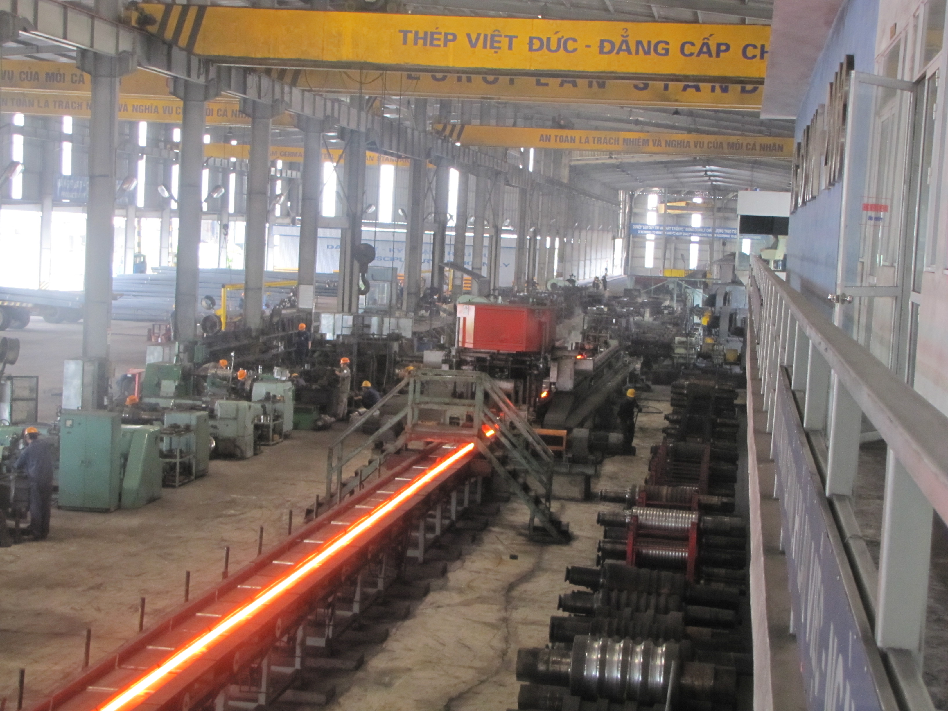 Nhà máy sản xuất Thép Việt Đức VGS phấn đấu vượt mức kế hoạch sản xuất năm 2014