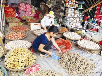 Nông, thủy sản Trung Quốc tràn ngập chợ