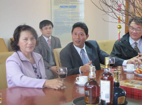 Phó Chủ tịch Quốc hội Nguyễn Thị Kim Ngân đến thăm và chúc tết Thép Việt Đức.