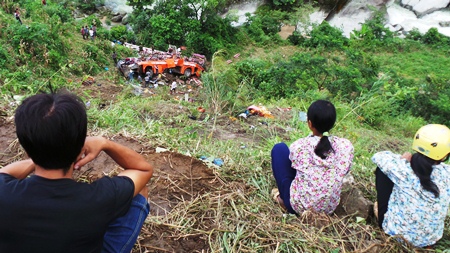 Tai nạn thảm khốc: Truy tìm người lái xe “bí ẩn”