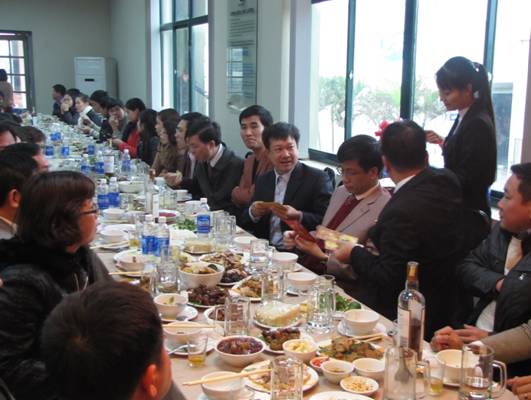 Thép Việt Đức gặp mặt khách hàng đầu xuân Nhâm Thìn 2012