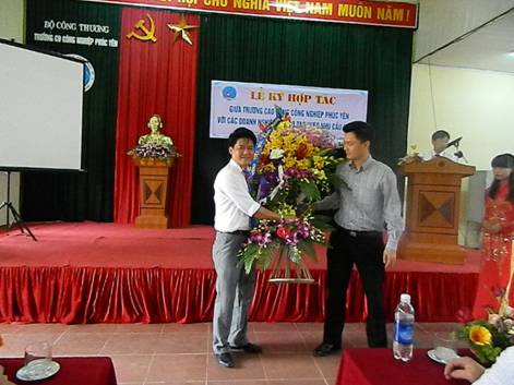 Thép Việt Đức ký kết thỏa thuận hợp tác đào tạo theo nhu cầu với Trường Cao đẳng công nghiệp Phúc Yên