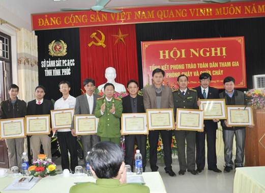 Thép Việt Đức nhận Bằng khen về thành tích trong công tác phòng cháy, chữa cháy