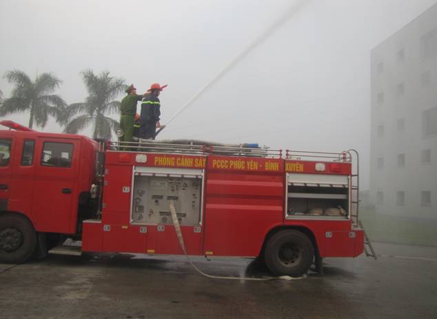 Thép Việt Đức tổ chức huấn luyện nghiệp vụ và diễn tập  phương án phòng cháy, chữa cháy năm 2014