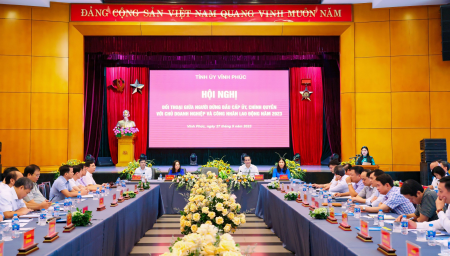 Tỉnh ủy tỉnh Vĩnh Phúc đối thoại với doanh nghiệp và công nhân lao động tại Tập đoàn Sản xuất Thép Việt Đức